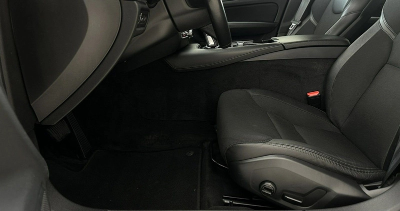 Volvo V60 cena 129900 przebieg: 164529, rok produkcji 2019 z Sztum małe 781